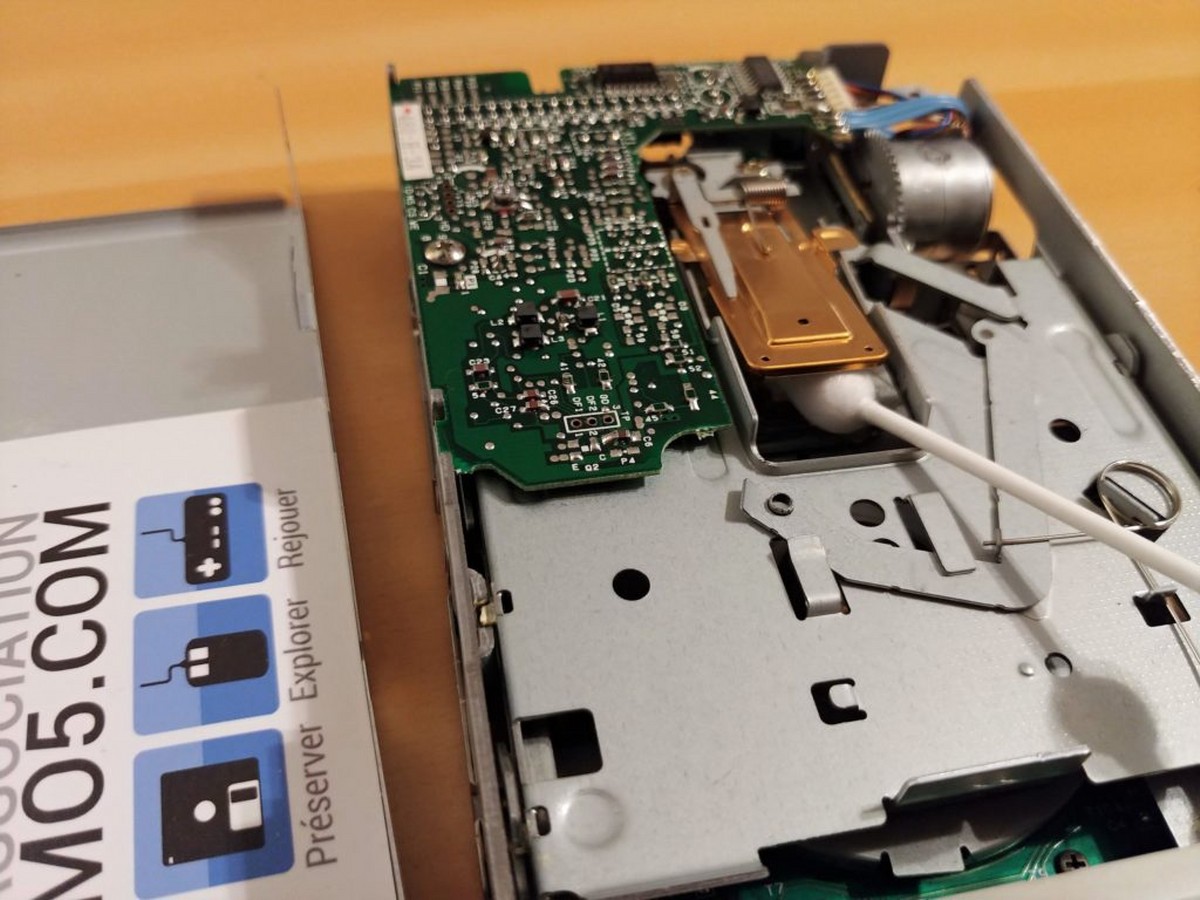 Photo des têtes de lecture d'un lecteur de disquette pour Atari 1040 STf