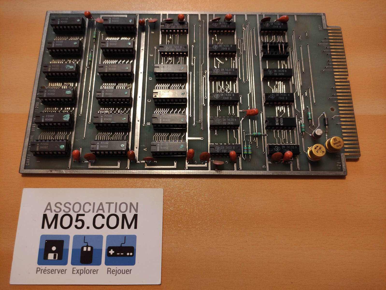 Une carte RAM classique de 2 Kilo octets