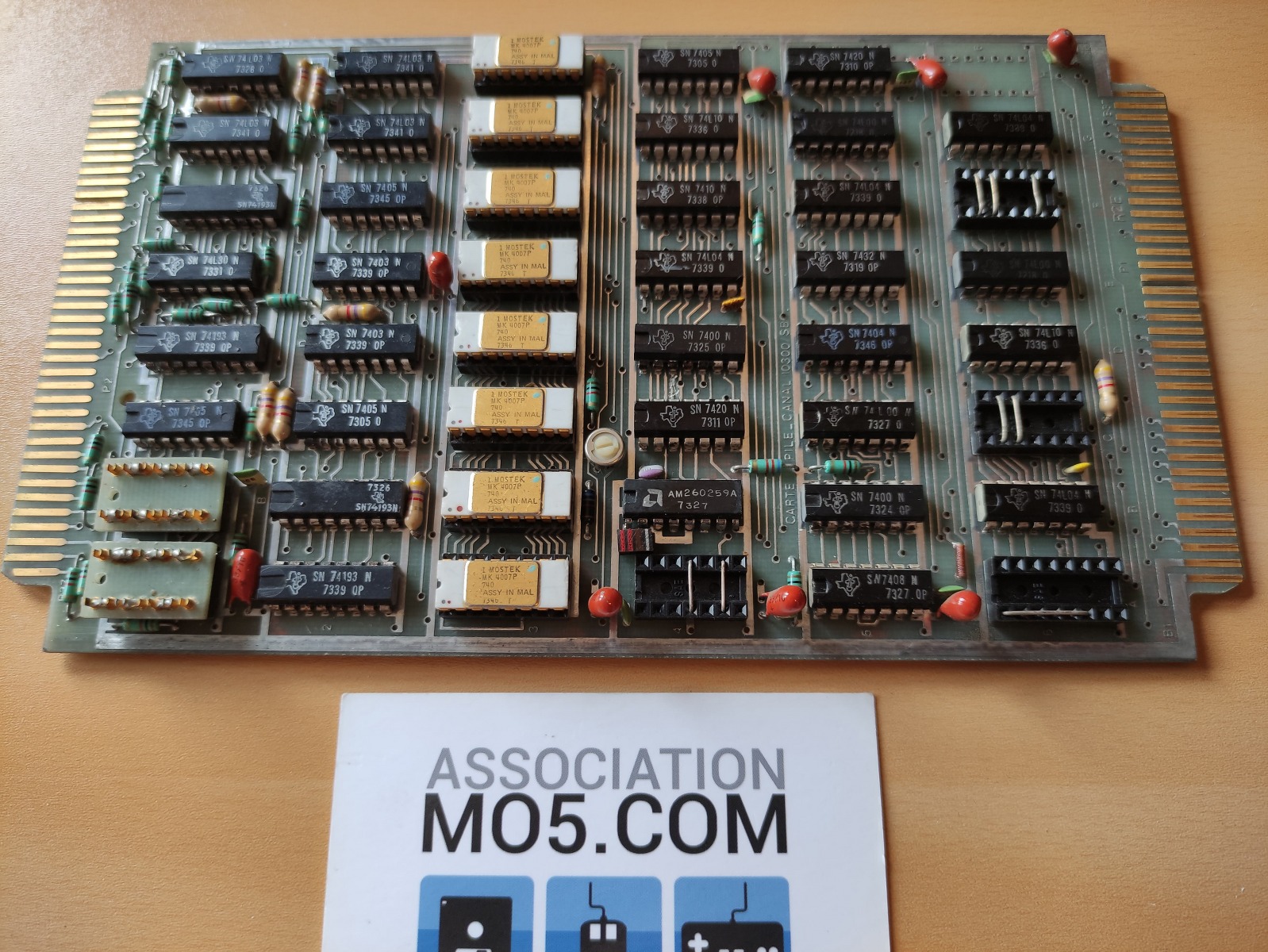 Une carte buffer de 8x256 octets pour une interface externe